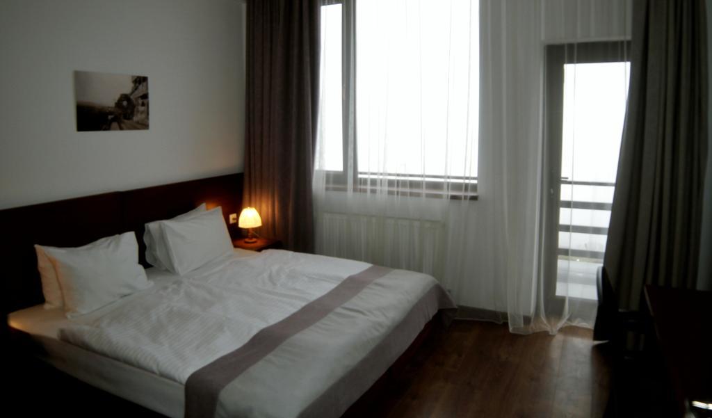 Hotel Club-2100 グダウリ エクステリア 写真