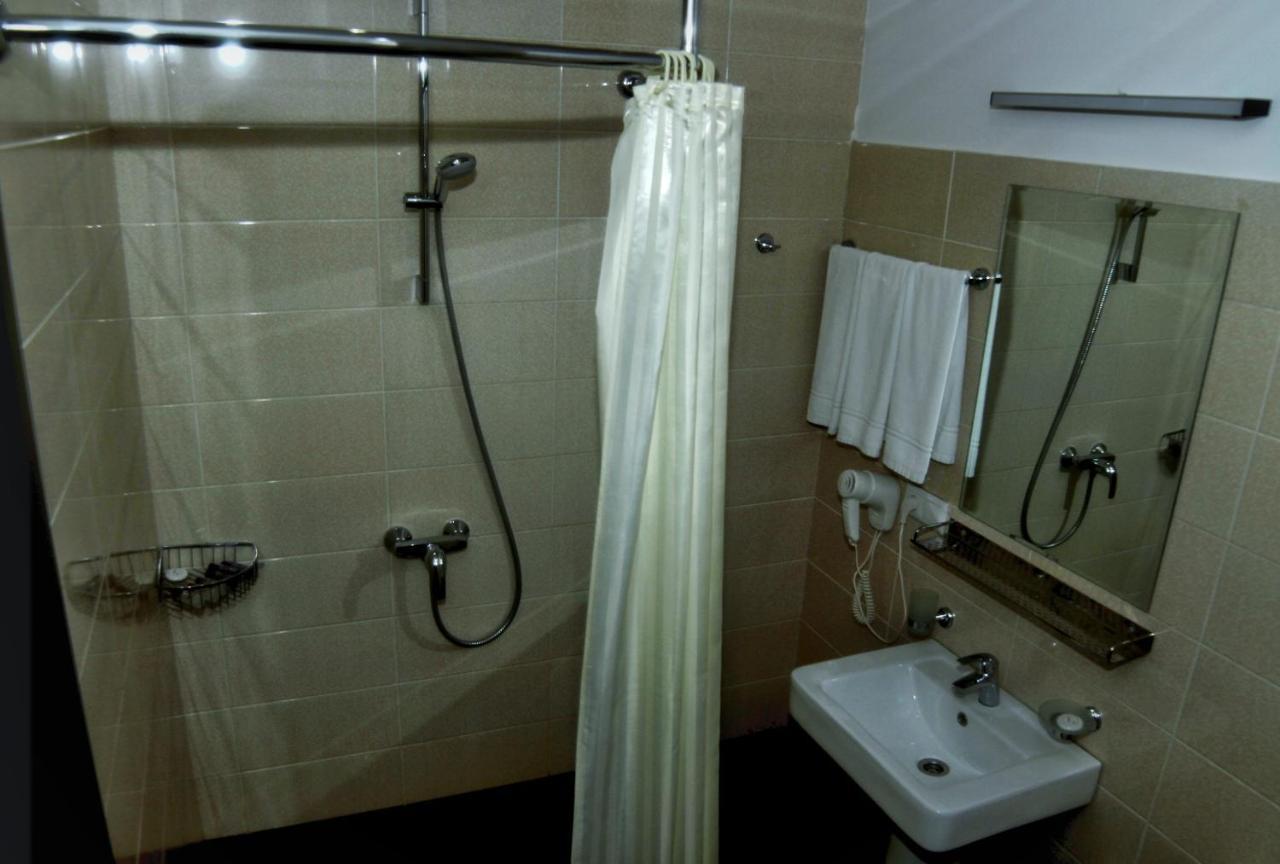 Hotel Club-2100 グダウリ エクステリア 写真